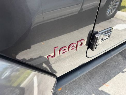 Used 2018 Jeep Wrangler Unlimited Rubicon AWD/4WD image 18