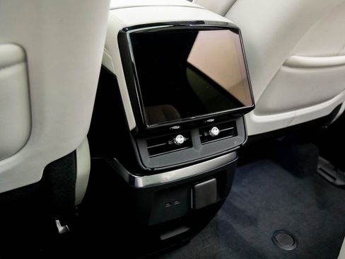 New 2026 Cadillac Vistiq Luxury w/ LPO, Floor Liner Package AWD/4WD image 21