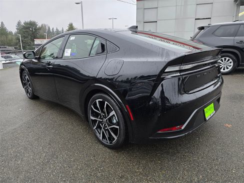 New 2026 Toyota Prius Plug-In Hybrid image 5