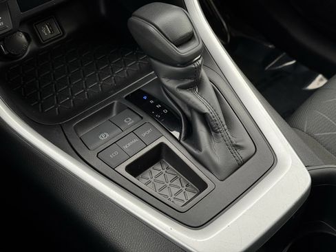 Used 2024 Toyota RAV4 XLE image 32