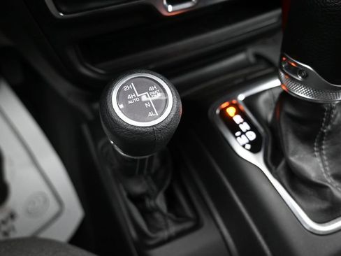 Used 2025 Jeep Wrangler Unlimited Sahara AWD/4WD image 23