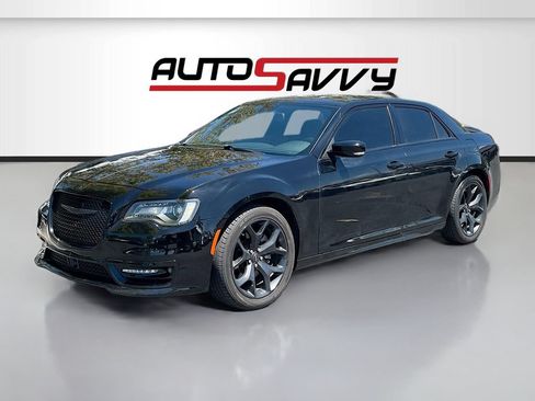 Used 2022 Chrysler 300 S w/ Comfort Group RWD image 3