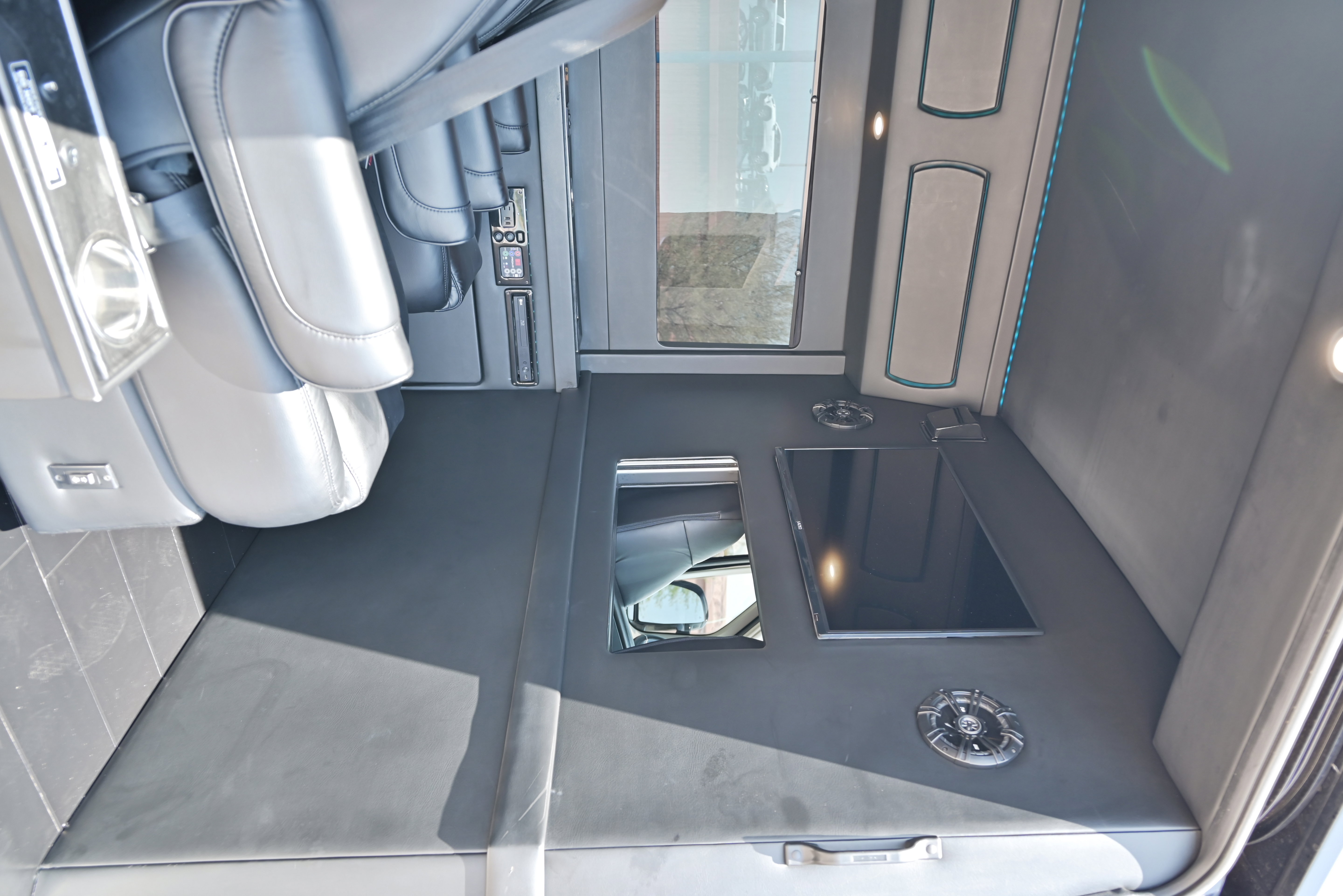 Used 2021 RAM ProMaster 2500 w/ RV Ready Prep Package FWD image 15