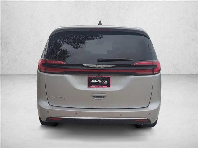 New 2026 Chrysler Pacifica Select FWD image 8