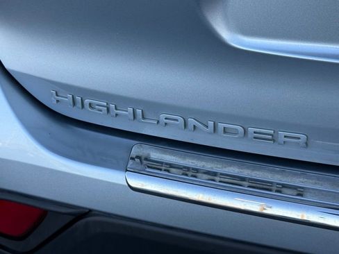 Used 2022 Toyota Highlander XLE image 13