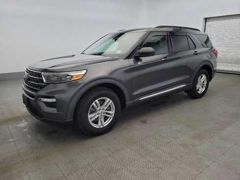 Used 2020 Ford Explorer XLT w/ Equipment Group 202A AWD/4WD image 2