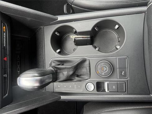 Certified 2020 Volkswagen Atlas Cross Sport SE image 17