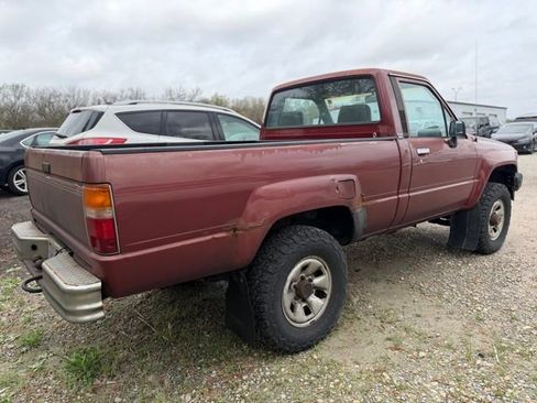 Used 1988 Toyota Pickup 4x4 Regular Cab V6 image 5