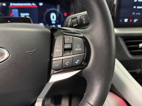 Used 2025 Ford Explorer Platinum w/ Ultimate Package image 14