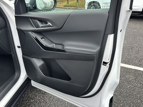 New 2026 Chevrolet Equinox LT w/ Convenience Package II image 12