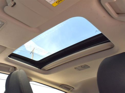 Used 2016 Honda Fit EX image 11