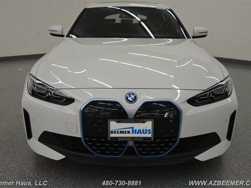 Used 2022 BMW i4 eDrive40 RWD image 7