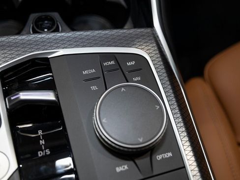 Used 2025 BMW 330i xDrive Sedan w/ Premium Package image 23