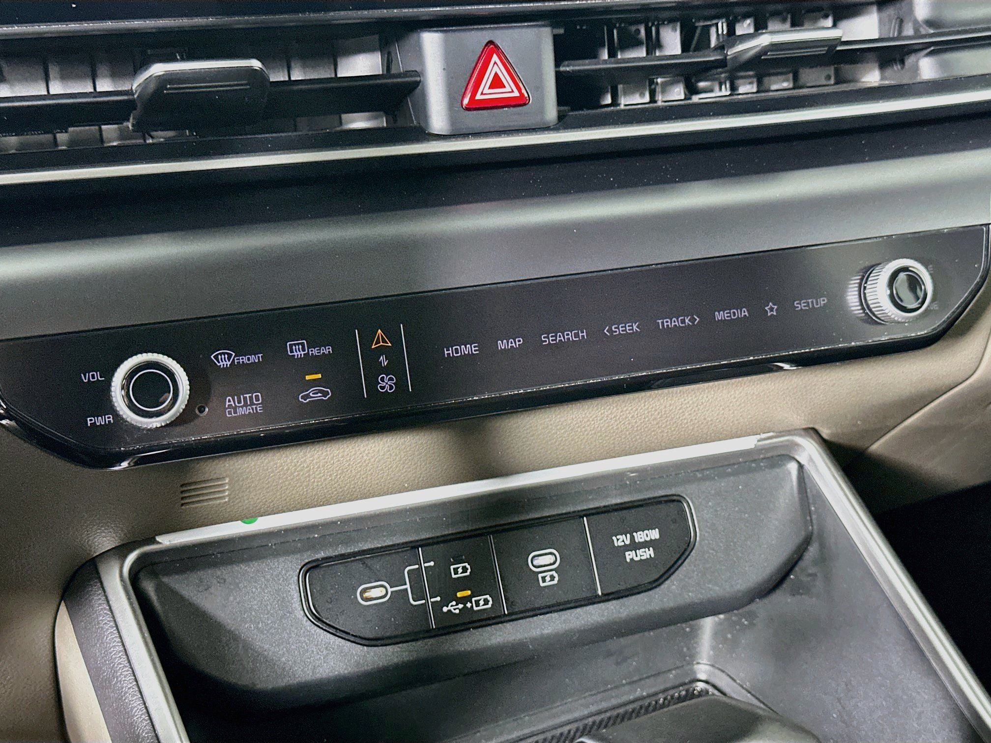 Used 2025 Kia Carnival FWD image 24