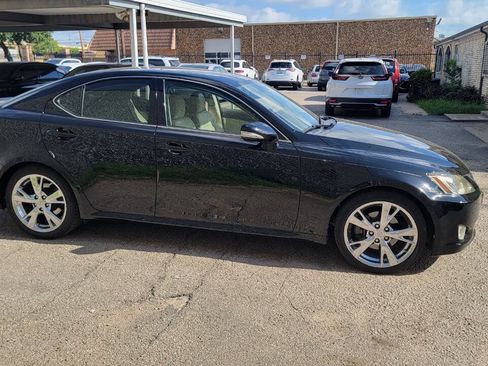 Used 2010 Lexus IS 250 w/ Preferred Accessory Package RWD image 6