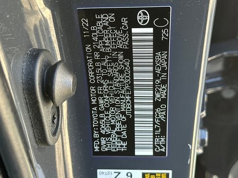 Used 2023 Toyota Corolla SE w/ SE Package image 28