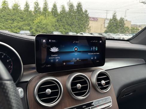 Used 2020 Mercedes-Benz GLC 300 image 24
