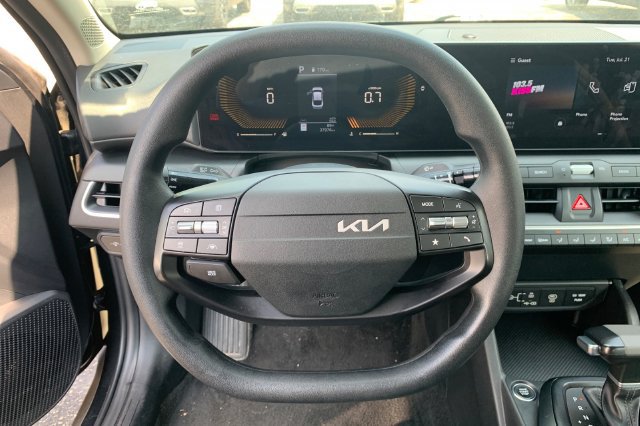 Used 2025 Kia K4 FWD image 24