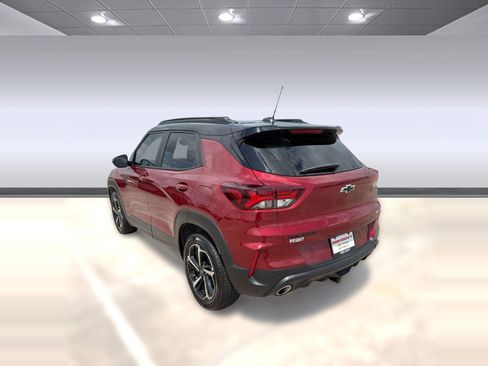Used 2023 Chevrolet TrailBlazer RS w/ Sun and Liftgate Package FWD image 3