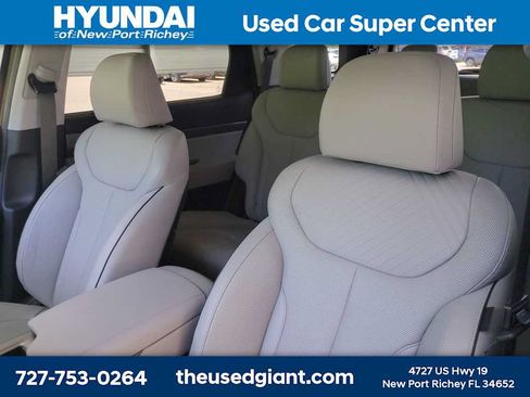 Used 2024 Hyundai Palisade SEL w/ Premium Package FWD image 7