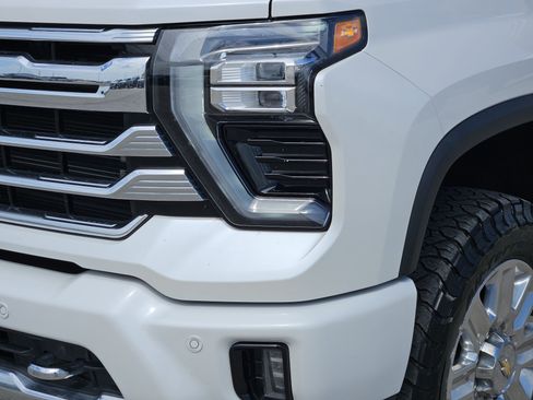 Used 2024 Chevrolet Silverado 3500 High Country w/ High Country Premium Package AWD/4WD image 8