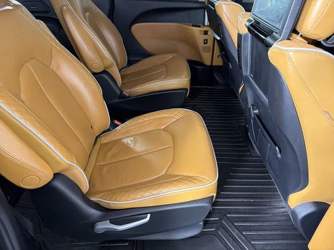 Used 2021 Chrysler Pacifica Pinnacle image 27