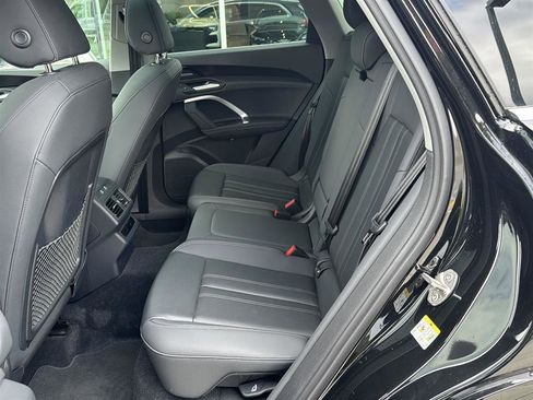 Used 2025 Audi Q5 Premium Plus w/ Premium Plus image 12