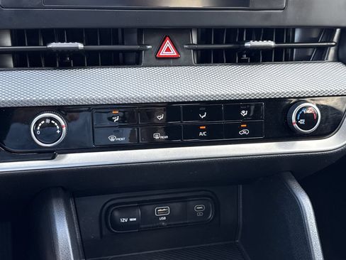Used 2023 Kia Sportage LX FWD image 22