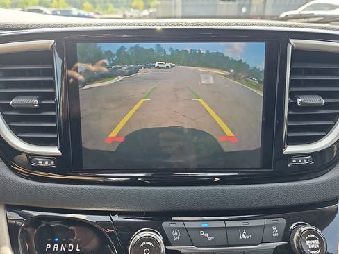 Used 2023 Chrysler Pacifica Touring-L FWD image 28