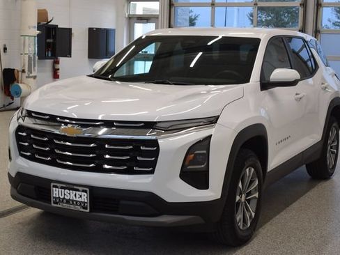 Used 2025 Chevrolet Equinox LT AWD/4WD image 9