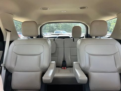 Used 2021 Ford Explorer XLT w/ Equipment Group 202A RWD image 25