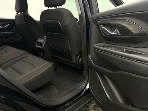 Used 2024 GMC Terrain SLE AWD/4WD image 32