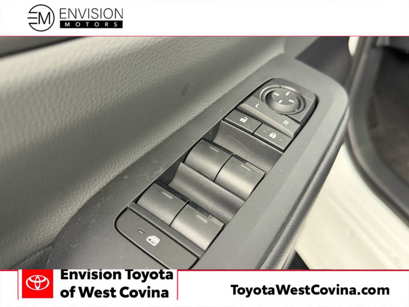New 2027 Toyota Prius LE FWD image 16