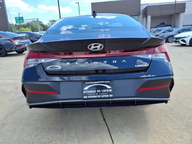 New 2026 Hyundai Elantra Limited FWD image 3