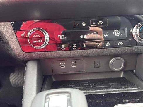 New 2026 Mitsubishi Outlander SE image 23