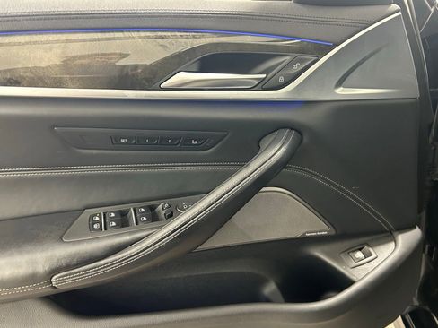 Used 2020 BMW M550i xDrive w/ Executive Package image 24