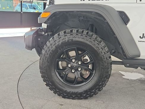 Used 2025 Jeep Wrangler Unlimited Sport AWD/4WD image 37