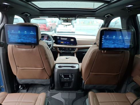 New 2026 Chevrolet Suburban High Country image 23
