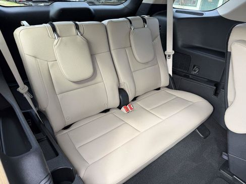 Used 2020 Ford Explorer Limited RWD image 12