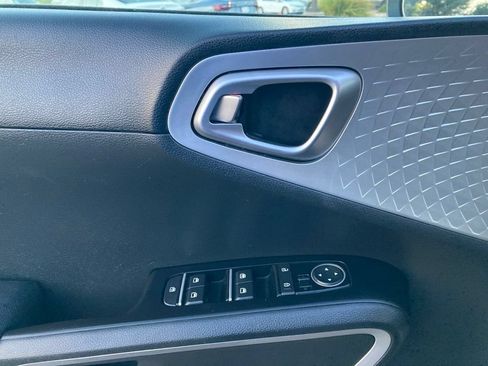 Used 2024 Kia Soul LX w/ Option Group 015 FWD image 13