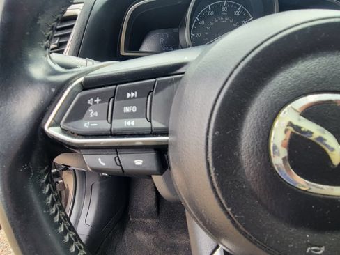 Used 2018 MAZDA MAZDA3 Touring FWD image 23