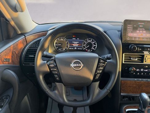 Used 2024 Nissan Armada SL w/ Captain's Chairs Package image 12