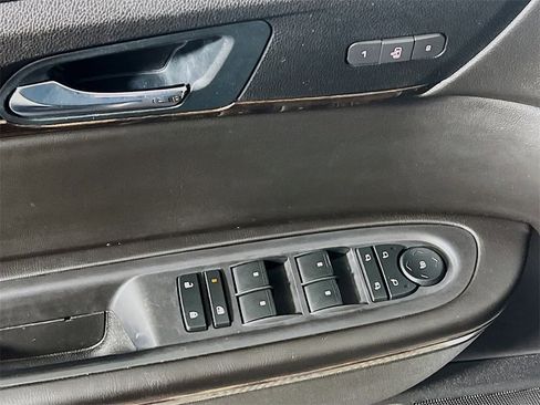 Used 2016 GMC Acadia Denali image 17