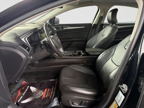 Used 2016 Ford Fusion Titanium FWD image 12