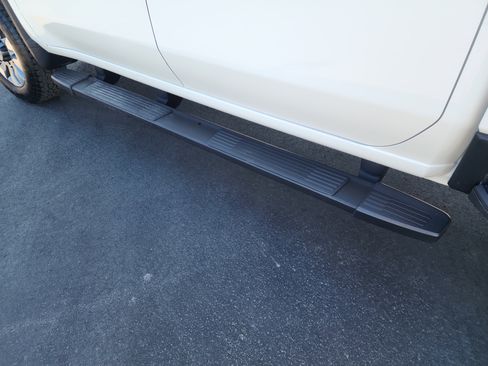 Used 2022 Chevrolet Silverado 2500 Custom w/ Custom Value Package image 25