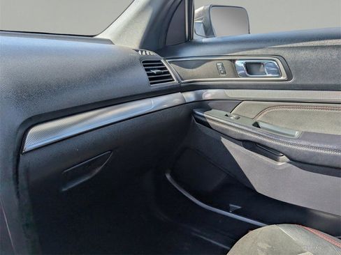 Used 2018 Ford Explorer XLT w/ Equipment Group 202A image 32