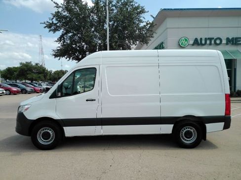 Used 2024 Mercedes-Benz Sprinter 2500 image 15