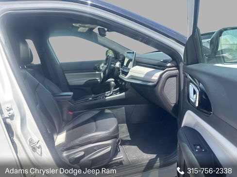Used 2025 Jeep Compass Limited AWD/4WD image 12