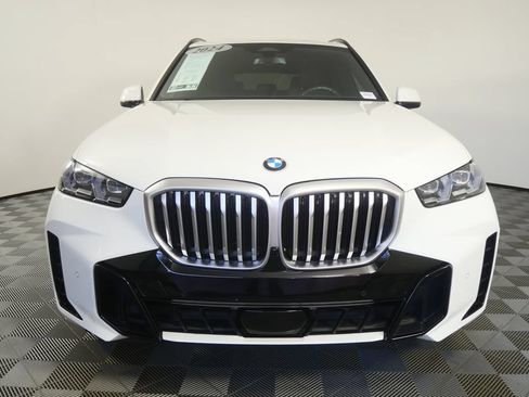 Used 2024 BMW X5 xDrive40i w/ M Sport Package AWD/4WD image 8