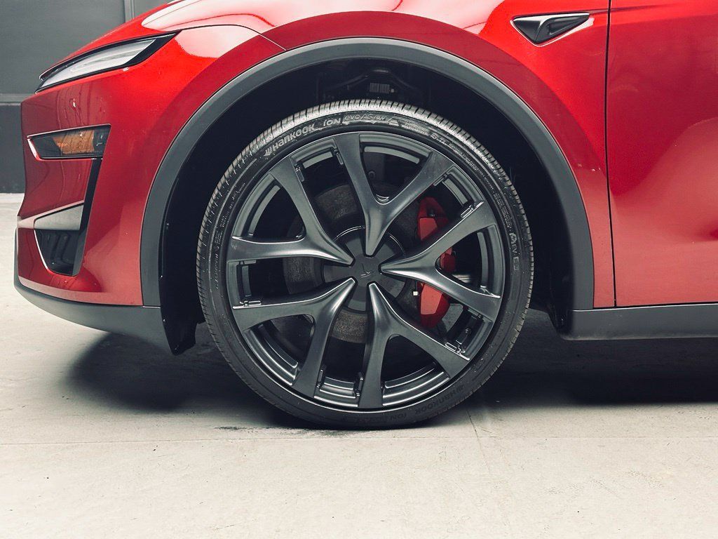 Used 2026 Tesla Model Y Performance AWD/4WD image 32